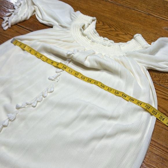 love, Fire cream color tunic top.  Size Large.  Tassels on sleeves and front. - Picture 11 of 13